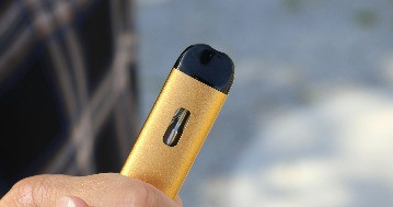 Tűzzel játszanak a fiatalok: rákot okozhat a kedvenc hobbijuk